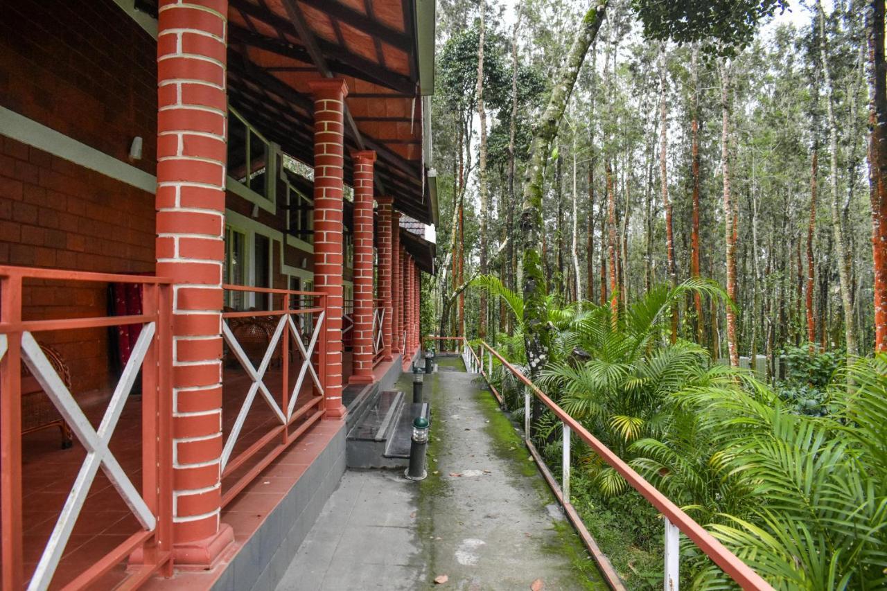 Coffee Grove Resort Chikmagalūr Exteriör bild