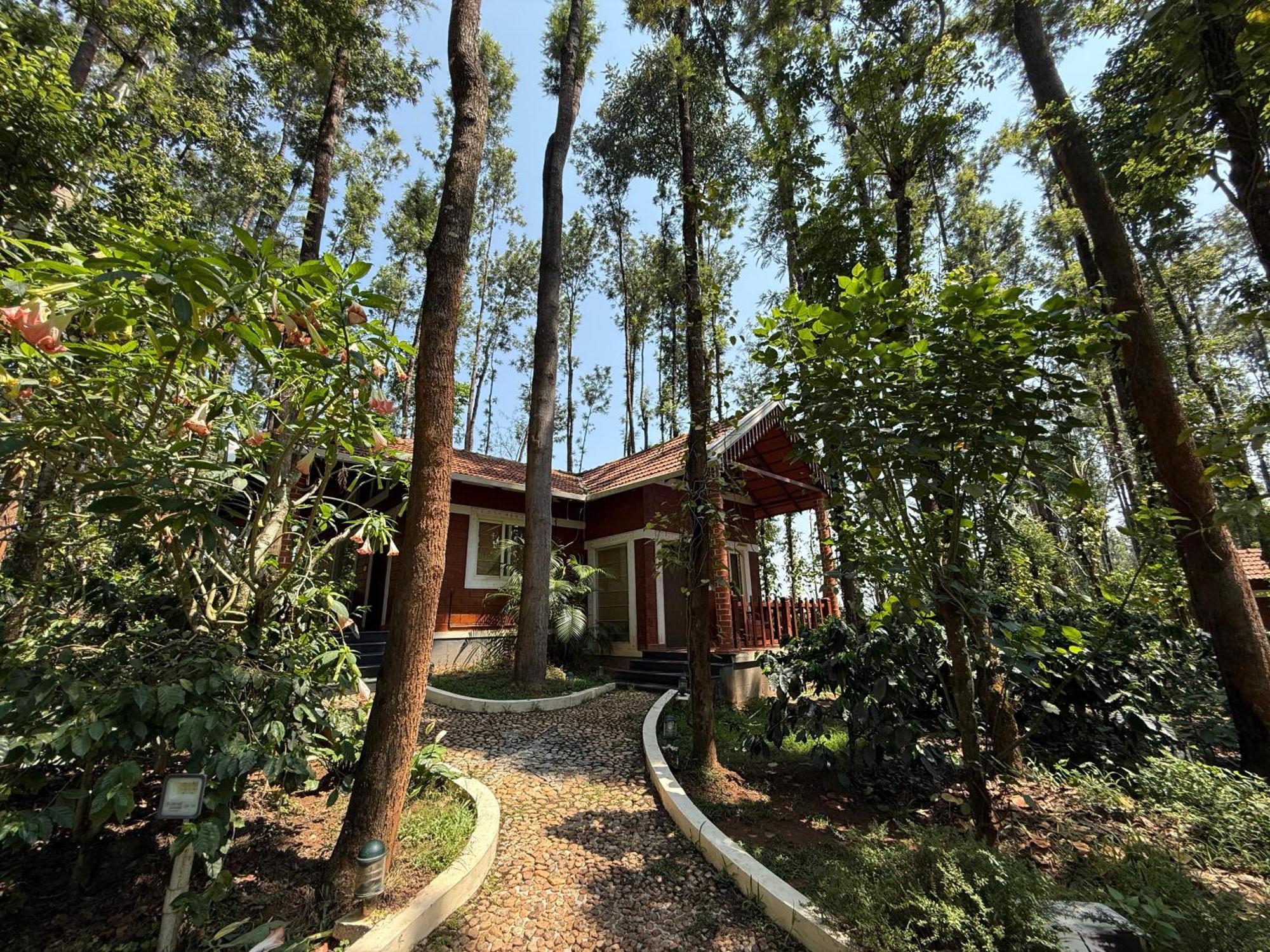 Coffee Grove Resort Chikmagalūr Exteriör bild