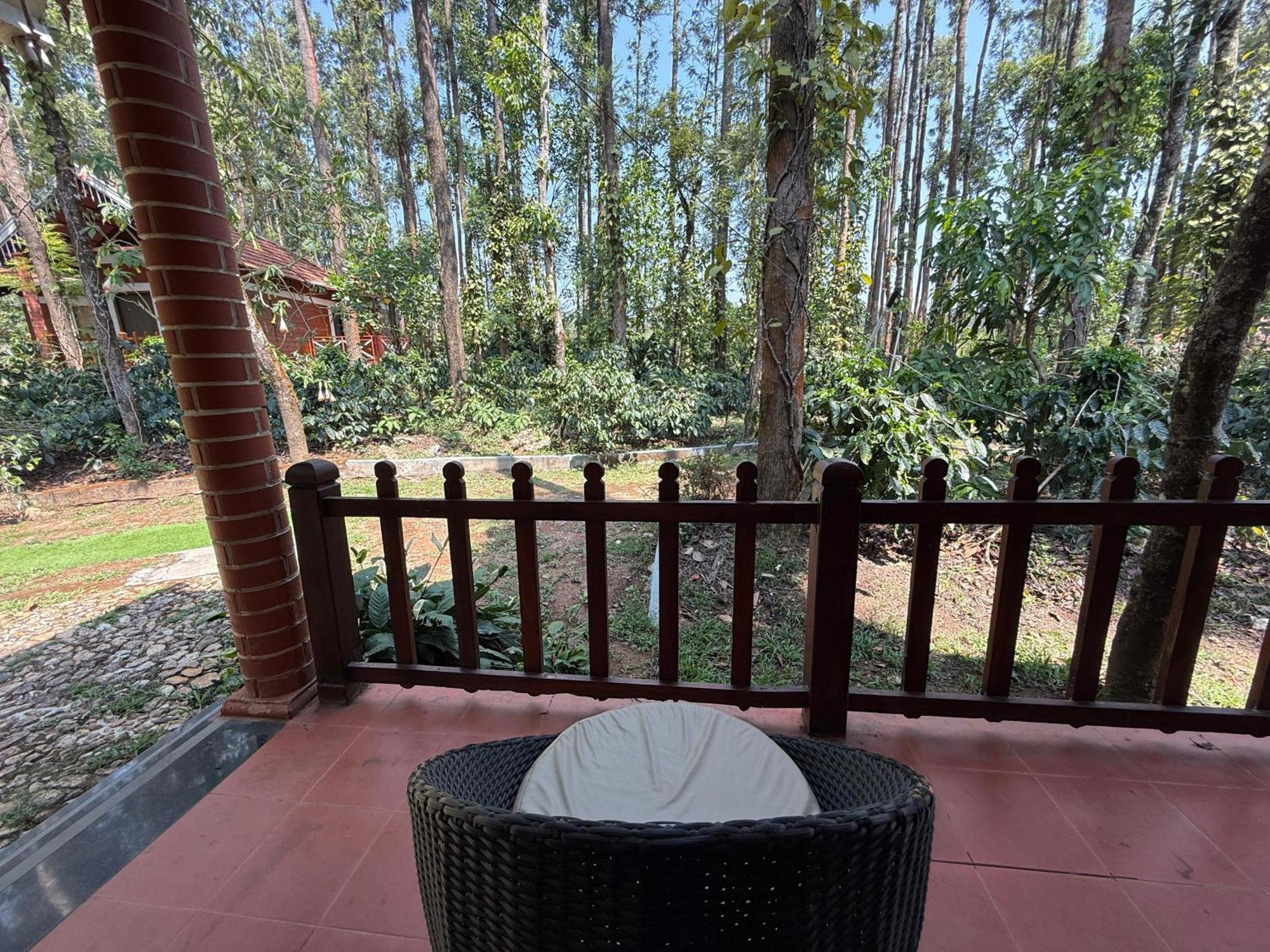 Coffee Grove Resort Chikmagalūr Exteriör bild